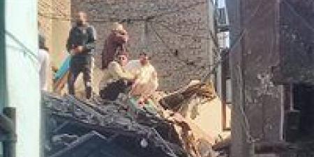 استنفار
      حكومي
      عقب
      انهيار
      عقار
      إمبابة..
      إنقاذ
      متواصل
      ومساعدات
      فورية
      لأسر
      الضحايا