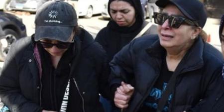 مش
      قادرة
      تشيل
      نفسها..
      انهيار
      شقيقة
      الفنان
      طارق
      الأمير
      في
      جنازته
      |
      صور