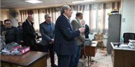 محافظ
      الغربية
      يتفقد
      كوبري
      المعرض
      بطنطا
      ويوجه
      بسرعة
      وضع
      الحلول
      الفنية