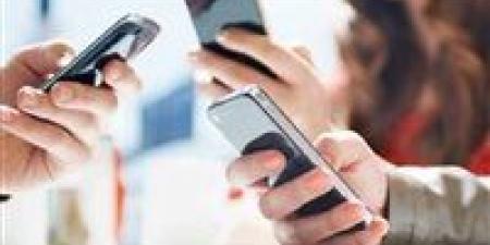 الهاتف الذكي يهيمن على الحياة اليومية للأمريكيين: أرقام تكشف اعتمادًا غير مسبوق