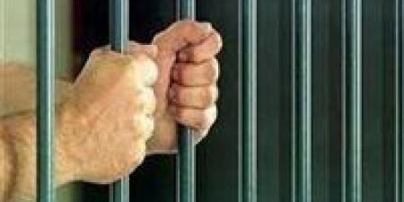 مقتل شاب بحلوان.. النيابة تجدد حبس المتهمين وتتحفظ على سلاح الجريمة