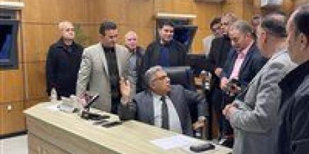 محافظ الدقهلية يتابع من مركز الشبكة الوطنية تنفيذ قرار غلق المحال العامة لمدة شهر