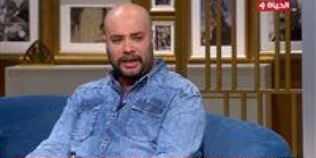 وفاة والد الفنان حاتم صلاح.. تعرف على موعد ومكان الجنازة