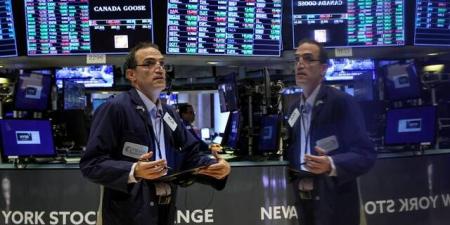 تباين أداء الأسهم الأمريكية وسط هدنة هشة وبيانات التضخم