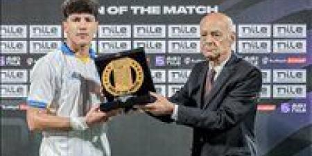 عبدالكريم مصطفي يفوز بجائزة أفضل لاعب في مباراة الإسماعيلي وكهرباء الإسماعيلية