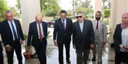 الفريق أسامة ربيع ونقيب الصحفيين يشهدان فعاليات افتتاح البرنامج التدريبي للصحفيين بمركز الإبداع والتميز