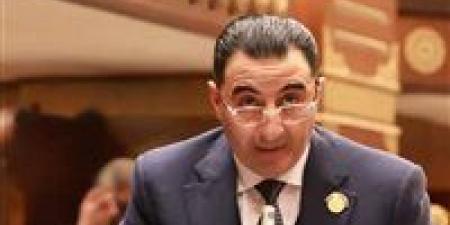 وكيل صناعة الشيوخ: إغلاق مضيق هرمز يهدد الصناعة العالمية بموجة تضخم جديدة