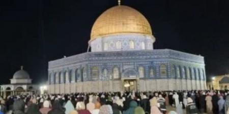 ورفع أعلام الاحتلال داخله.. محافظة القدس تحذر من دعوات لاقتحامات واسعة للمسجد الأقصى