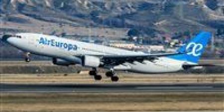 الكويت تعيد فتح أجوائها تدريجيا بعد توقف احترازي منذ فبراير