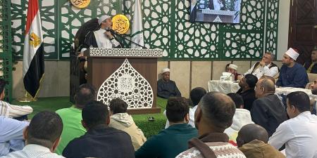 جابر بغدادي: مجالسة الصالحين والنظر إلى وجوهم عبادة