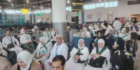 محافظ الشرقية يطمئن على إنطلاق ١٣٥ حاجاً بثانى أفواج حجاج الجمعيات الأهلية من أبناء المحافظة