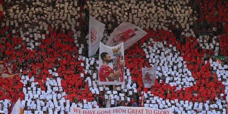 ليفربول ضد برينتفورد.. جماهير ليفربول تودع محمد صلاح بتيفو تاريخي في أنفيلد