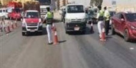 ضبط آلاف المخالفات وفحص السائقين للكشف عن المخدرات في حملات مرورية مكثفة بالطرق والمحاور