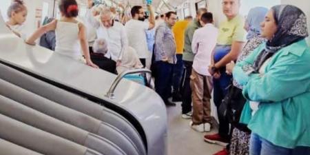 إقبال كبير على استقلال مونوريل شرق النيل للتوجه إلى النهر الأخضر بالعاصمة الجديدة
