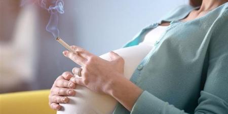 الصحة تكشف تأثير التدخين على الحوامل والأطفال والأجنة