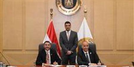 وزير الصناعة يشهد توقيع بروتوكول استراتيجي لتعزيز الابتكار الهندسي وتأهيل جيل من مهندسي السيارات
