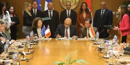 وزير النقل يوقع خطاب نوايا لإنشاء مدرسة للتكنولوجيا التطبيقية بمعهد وردان