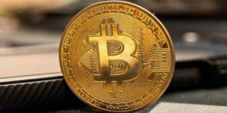 "بيتكوين" تستقر فوق 61,000 دولار وتتجه لتحقيق مكاسب أسبوعية