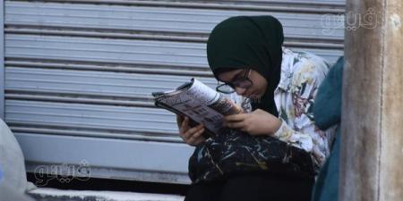 الدقائق الحاسمة قبل امتحان الإنجليزي، مراجعة نهائية لطلاب الثانوية العامة أمام لجان الدقي (صور)