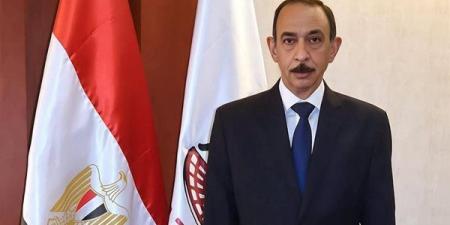 محافظ سوهاج يحظر استخدام الألقاب الأكاديمية غير الحقيقية بالوحدات المحلية