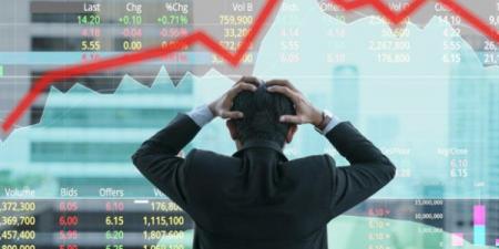 بعد الهجمات الأمريكية على إيران.. النفط يقود موجة التقلبات في الأسواق العالمية.. وتأرجح أسعار الذهب مع ارتفاع الدولار