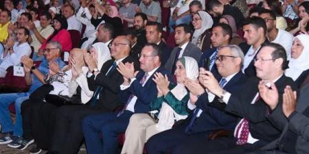 قنصوة ومحافظ الإسكندرية يشهدان انطلاق الموسم الصيفي للمسرح