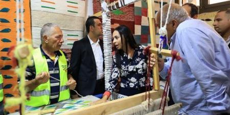 وزيرة التضامن تدعم متعافي الإدمان بمطروح وتوجه بتسويق منتجاتهم الحرفية بالكامل