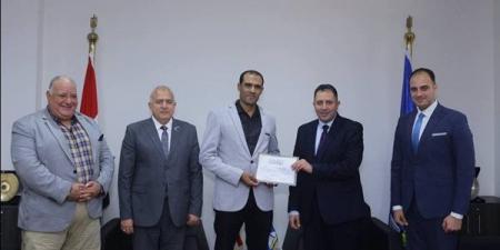 تكريم قيادات رأس البر لمواجهة الإشغالات وتنظيم الخدمات لزائري المدينة