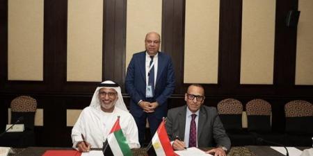 مصر والإمارات توقعان مذكرة تفاهم لتعزيز الربط الجوي