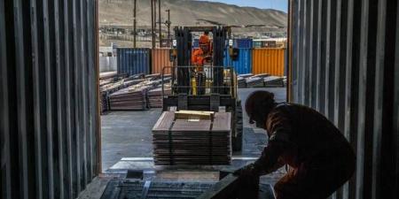 ارتفاع قياسي في تدفقات النحاس لأمريكا وسط ترقب لقرارات الرسوم