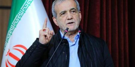 الرئيس الإيراني: التواصل مع المرشد صعب للغاية