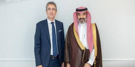 السواحه يبحث في باريس تنمية الكفاءات الوطنية بالأمن السيبراني والتقنيات المتقدمة - النيل نيوز