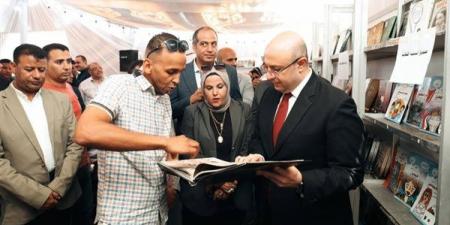 محافظ الفيوم ومفوض هيئة الكتاب يفتتحان الدورة الأولى لمعرض كتاب أبشواي - النيل نيوز