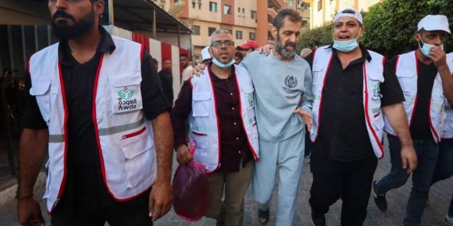 حماس: الإفراج عن 2000 معتقل فلسطيني إنجاز وطني