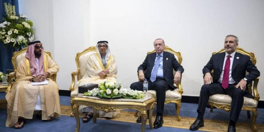 منصور بن زايد يبحث مع أردوغان والسوداني دفع جهود تنفيذ اتفاق غزة (فيديو)