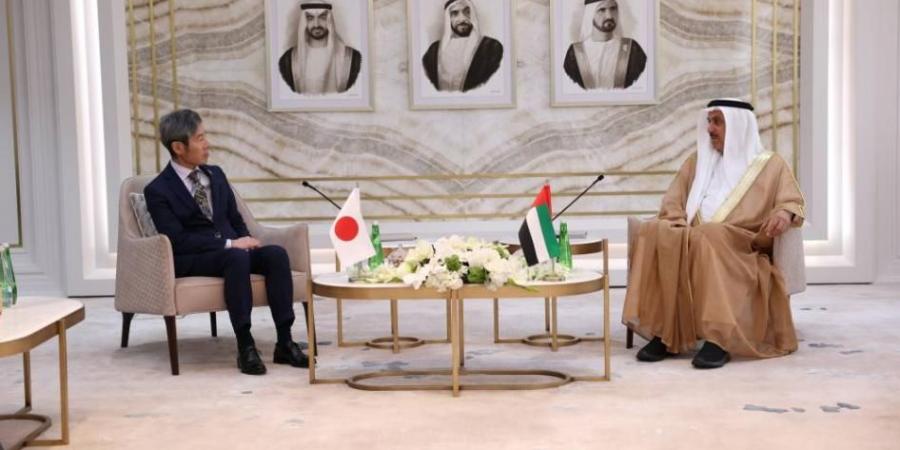صقر غباش يبحث مع السفير الياباني تعزيز العلاقات الثنائية
