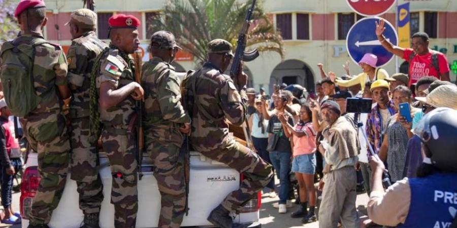 رئيس مدغشقر يفرّ من البلاد بعد احتجاجات الجيل «زد»