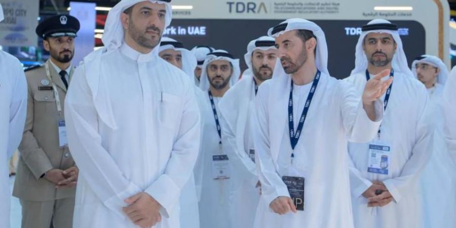 سلطان بن أحمد القاسمي يزور فعاليات معرض جيتكس العالمي 2025