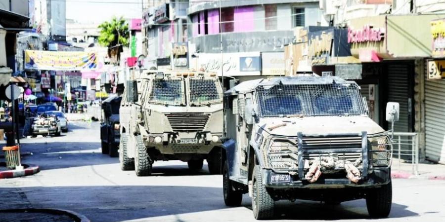 الاحتلال يصعّد بالضفة.. مقتل فلسطيني بنابلس وتنكيل في طوباس