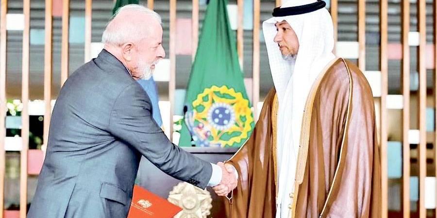 سفير الإمارات يقدم أوراق اعتماده إلى رئيس البرازيل