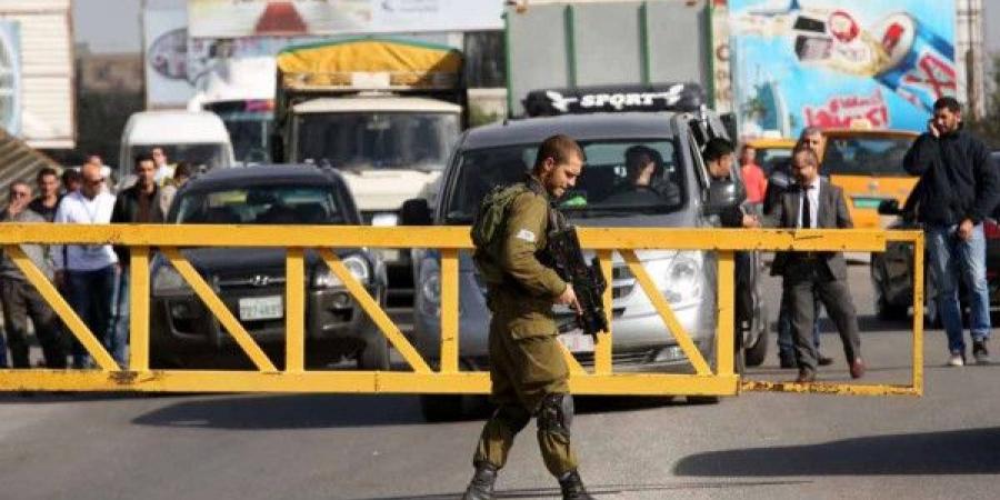 الاحتلال يغلق حاجز بيت فوريك العسكري شرق نابلس