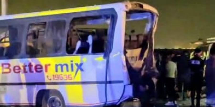 حادث مميت على طريق القاهرة-السويس.. وفاة شخصين وإصابة 41 آخرين