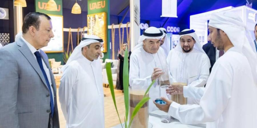 جامعة الإمارات تعرض ابتكاراتها البحثية بمهرجان ومزاد الظفرة للتمور