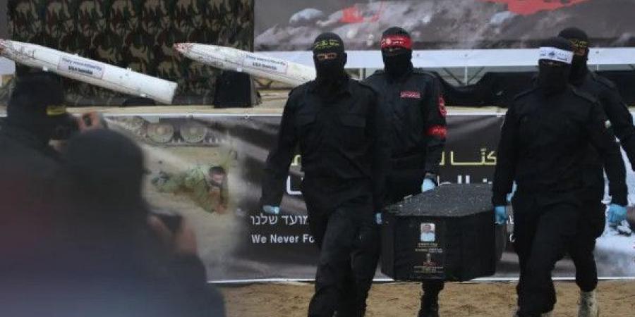 مسؤول إسرائيلي: إذا لم تعلن (حماس) حتى المساء عن تقدم في ملف تسليم الجثث فسنبحث سبل الرد