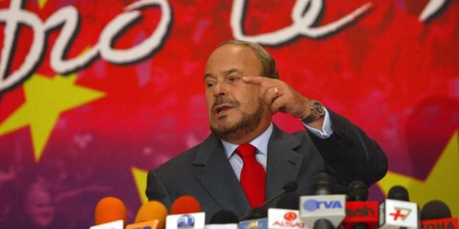 وفاة رئيس الوزراء الألباني الأسبق فاتوس نانو