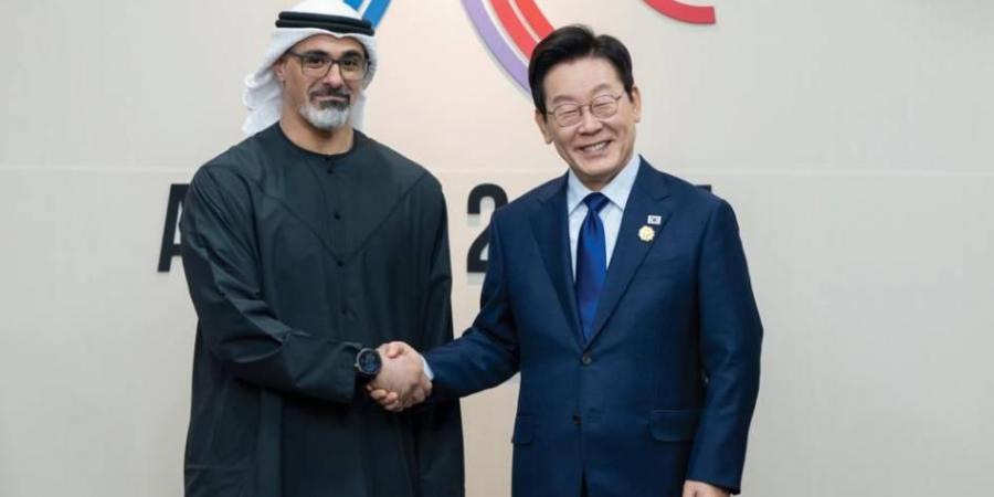 خالد بن محمد بن زايد يبحث مع رئيس كوريا الجنوبية آفاق تطوير الشراكة الاستراتيجية (فيديو)