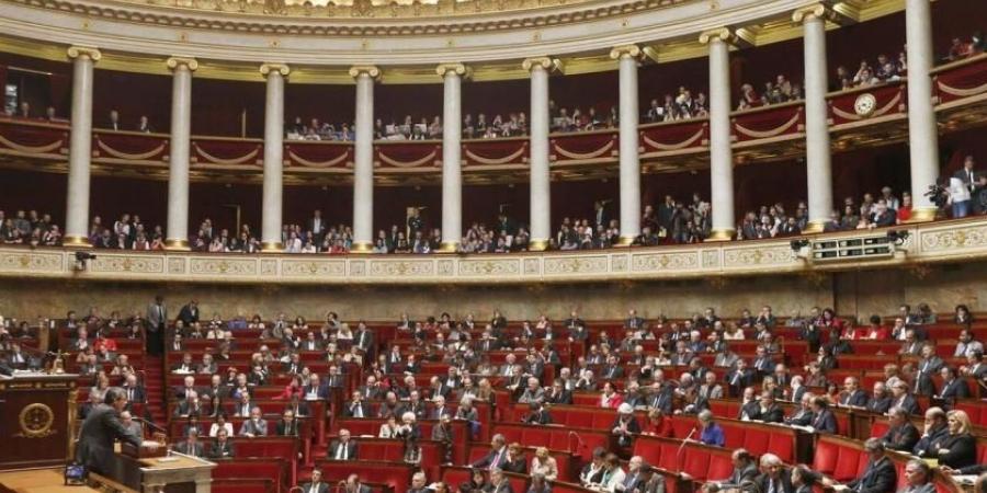 النواب الفرنسيون يرفضون فرض ضريبة على فاحشي الثراء