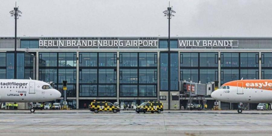 طائرات مسيرة تعلق حركة الطيران مؤقتاً في مطار برلين