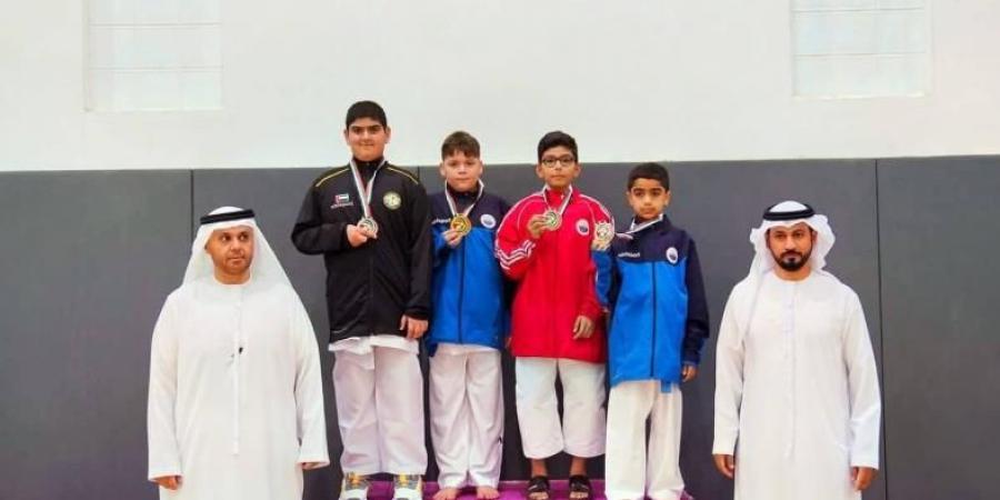 الشارقة وشباب الأهلي يتصدران كاراتيه نجوم المستقبل