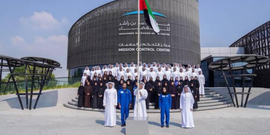 رواد الفضاء: رايتنا رمز لوطنٍ لا يعرف المستحيل